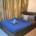Regalia Suites Klcc View Rooftop Infinity Pool By Angkasa Homes
