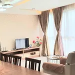 Regalia Suites Klcc View Rooftop Infinity Pool By Angkasa Homes