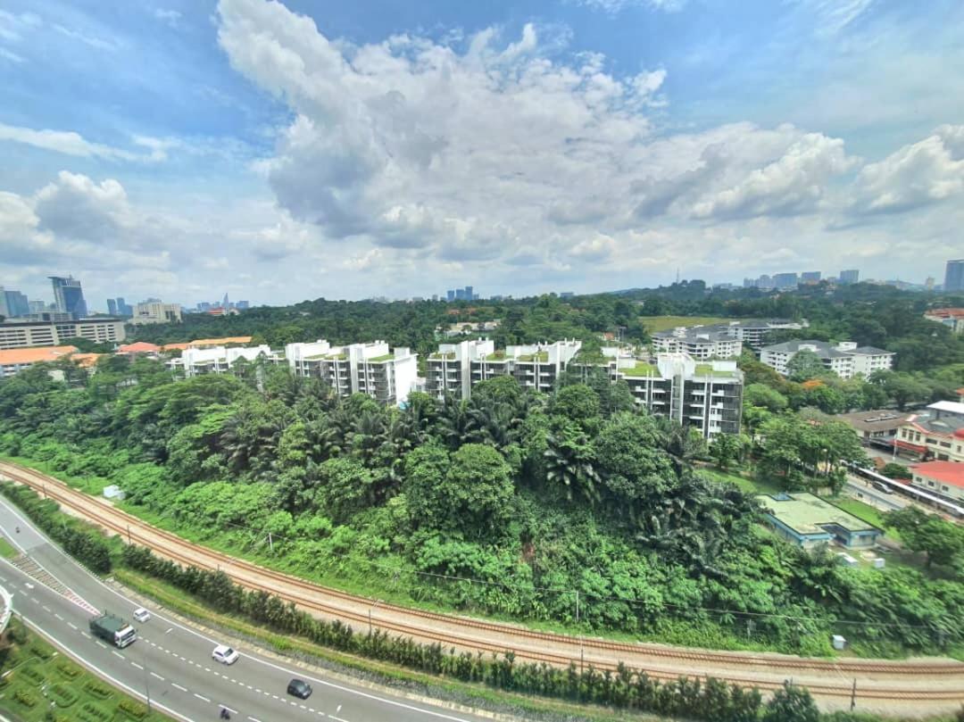 Regalia Klcc View Rooftop Infinity Pool By Angkasa Homes Pangsapuri Kuala Lumpur