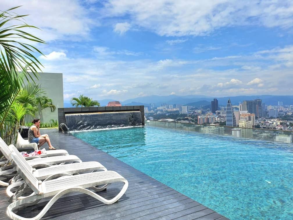 Regalia Klcc View Rooftop Infinity Pool By Angkasa Homes Kuala Lumpur