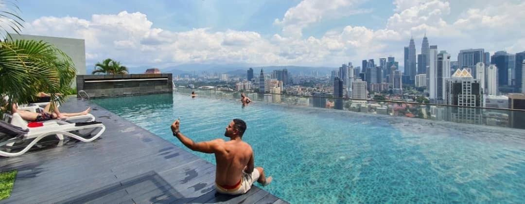 Pangsapuri Regalia Klcc View Rooftop Infinity Pool By Angkasa Homes Kuala Lumpur