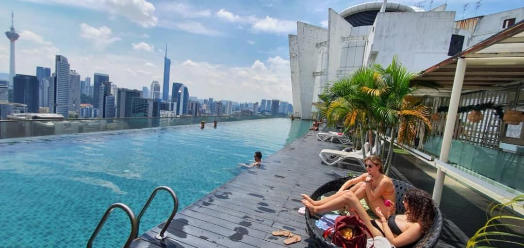 Pangsapuri Regalia Klcc View Rooftop Infinity Pool By Angkasa Homes Kuala Lumpur