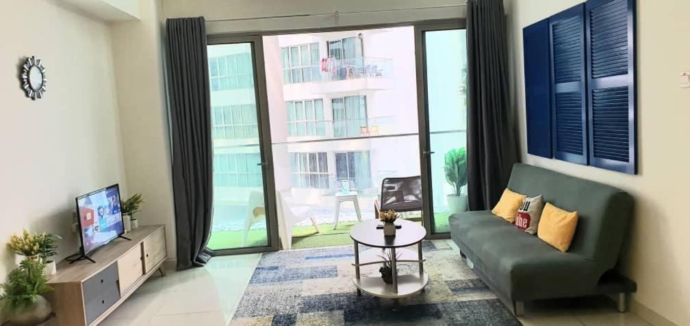 Regalia Klcc View Rooftop Infinity Pool By Angkasa Homes