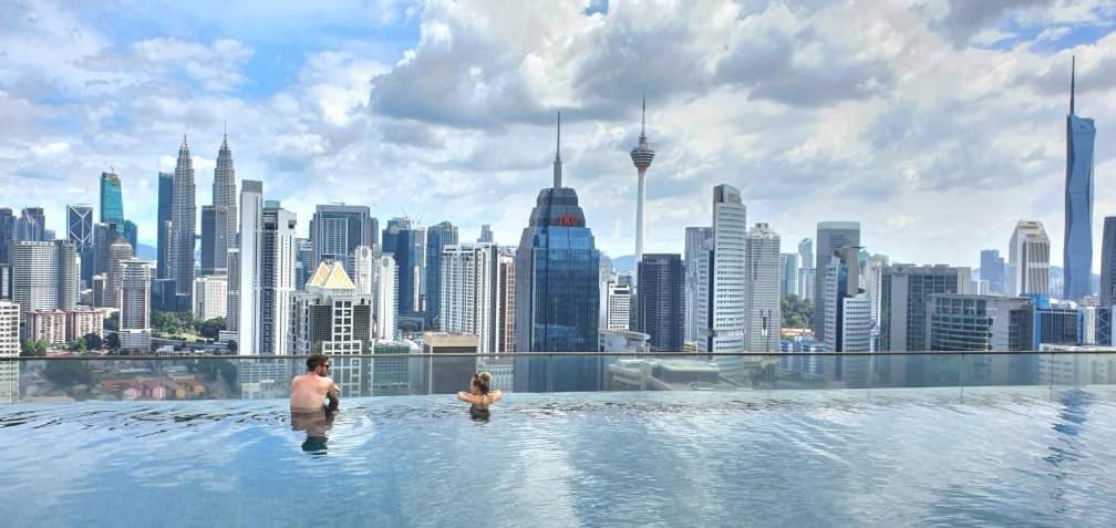 Pangsapuri Regalia Klcc View Rooftop Infinity Pool By Angkasa Homes Kuala Lumpur