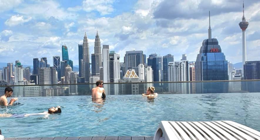 Pangsapuri Regalia Klcc View Rooftop Infinity Pool By Angkasa Homes Kuala Lumpur