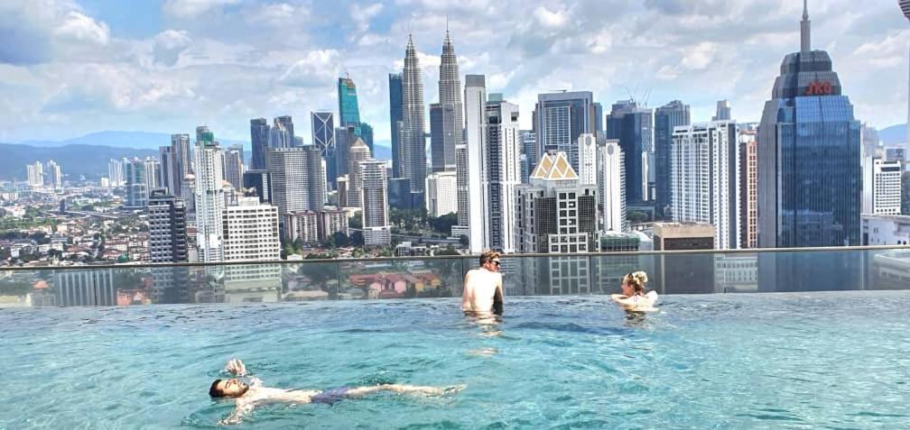 Regalia Klcc View Rooftop Infinity Pool By Angkasa Homes Pangsapuri Kuala Lumpur