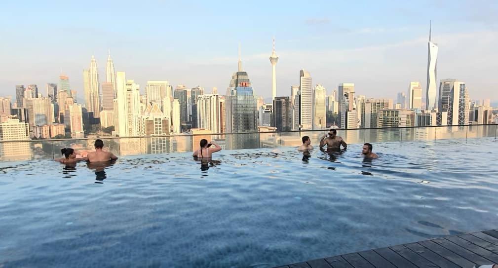 Regalia Klcc View Rooftop Infinity Pool By Angkasa Homes * Kuala Lumpur