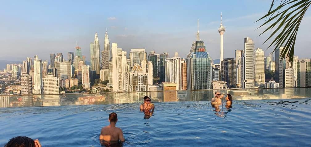 Regalia Klcc View Rooftop Infinity Pool By Angkasa Homes * Kuala Lumpur